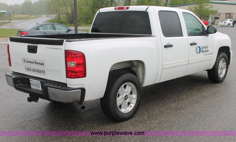 image for item H3584 2009 Chevrolet Silverado 1500 Crew Cab pickup truck
