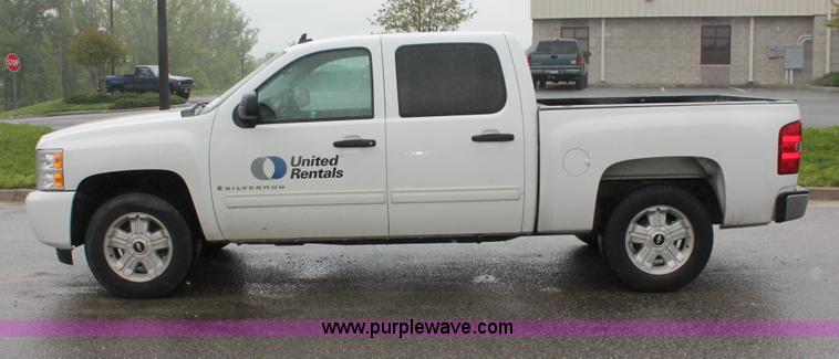 image for item H3584 2009 Chevrolet Silverado 1500 Crew Cab pickup truck