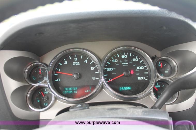 image for item H3584 2009 Chevrolet Silverado 1500 Crew Cab pickup truck