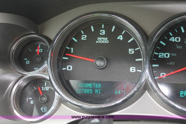 image for item H3584 2009 Chevrolet Silverado 1500 Crew Cab pickup truck