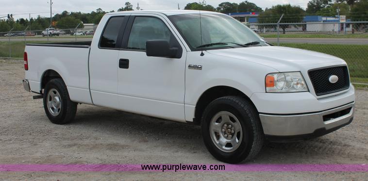 image for item H3585 2006 Ford F150 XLT SuperCab pickup truck