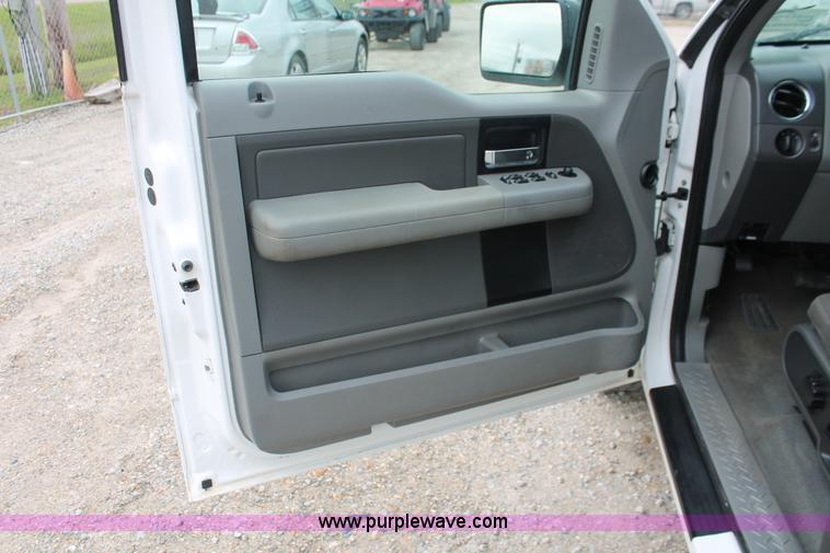 image for item H3585 2006 Ford F150 XLT SuperCab pickup truck