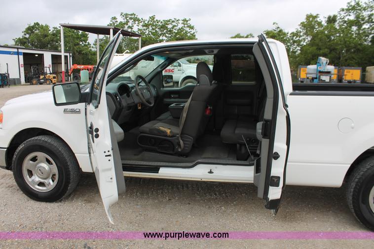 image for item H3585 2006 Ford F150 XLT SuperCab pickup truck