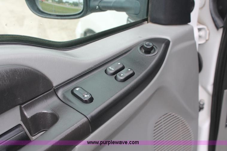 image for item H3586 2006 Ford F250 XLT SuperCab pickup truck