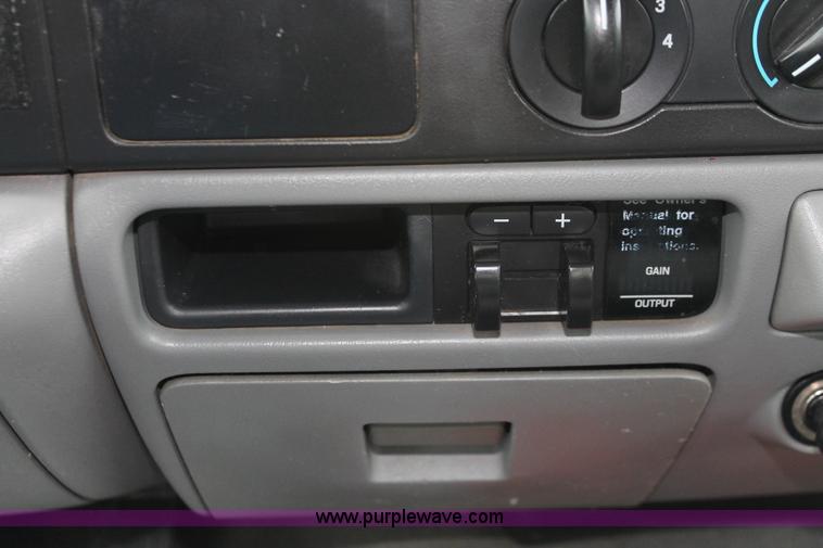 image for item H3586 2006 Ford F250 XLT SuperCab pickup truck