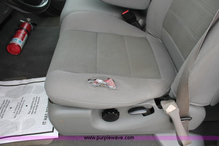 image for item H3586 2006 Ford F250 XLT SuperCab pickup truck