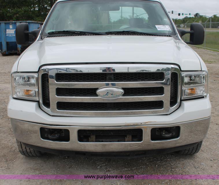 image for item H3586 2006 Ford F250 XLT SuperCab pickup truck