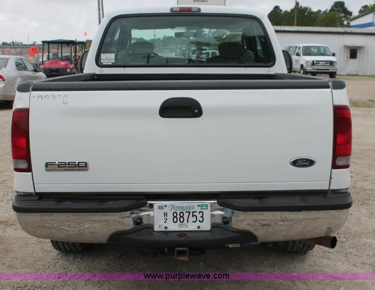 image for item H3586 2006 Ford F250 XLT SuperCab pickup truck