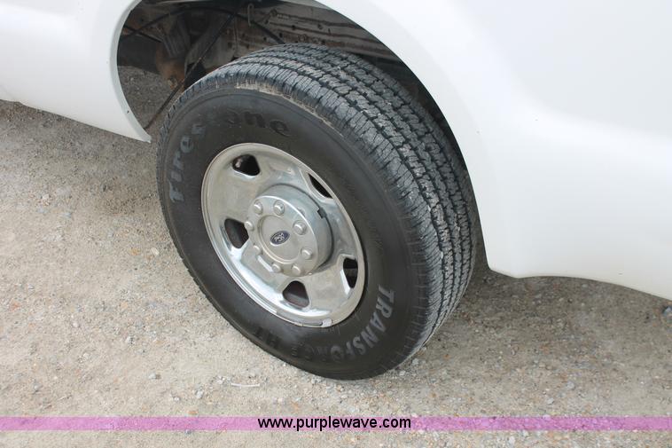 image for item H3586 2006 Ford F250 XLT SuperCab pickup truck