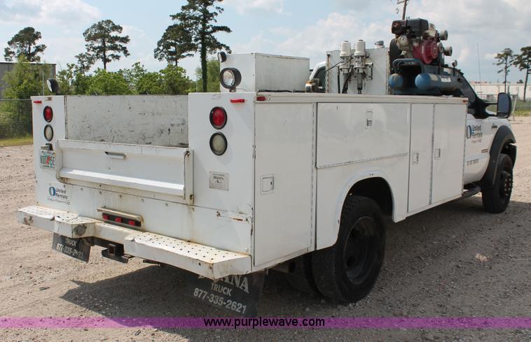 image for item H3589 2006 Ford F550 XL Super Duty service truck