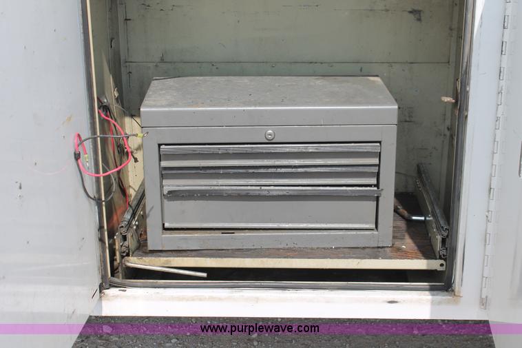 image for item H3589 2006 Ford F550 XL Super Duty service truck