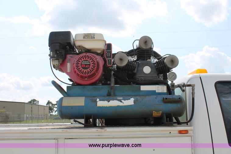 image for item H3589 2006 Ford F550 XL Super Duty service truck