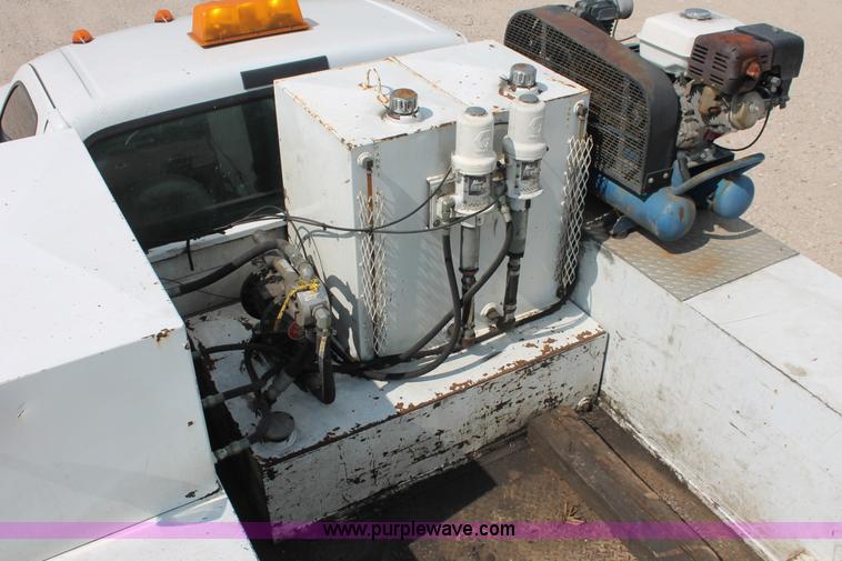 image for item H3589 2006 Ford F550 XL Super Duty service truck