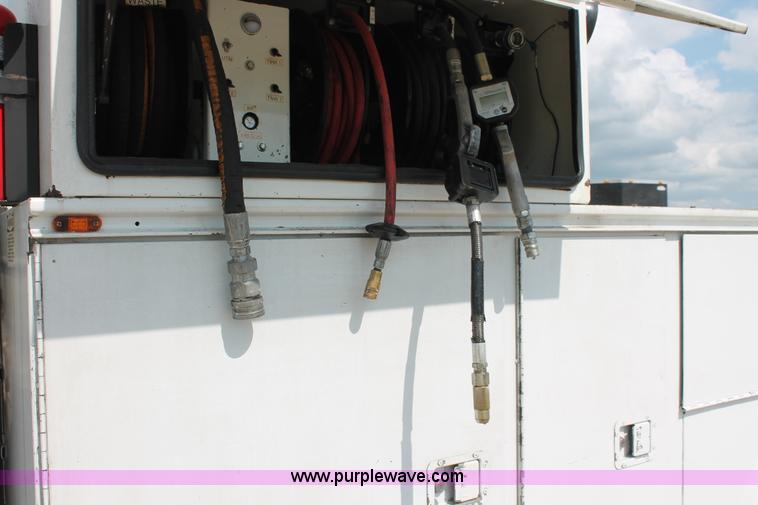 image for item H3589 2006 Ford F550 XL Super Duty service truck