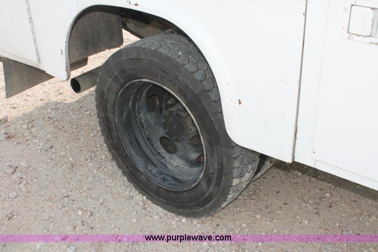 image for item H3589 2006 Ford F550 XL Super Duty service truck