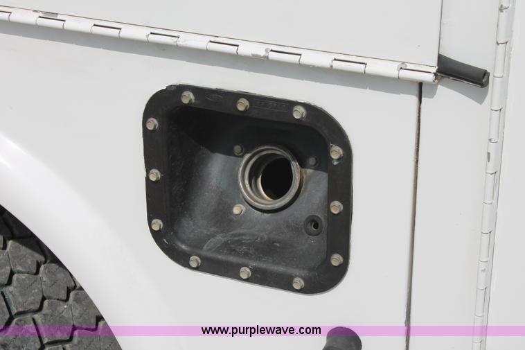 image for item H3589 2006 Ford F550 XL Super Duty service truck