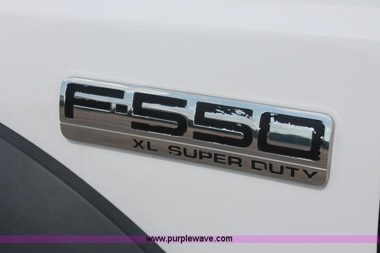 image for item H3589 2006 Ford F550 XL Super Duty service truck