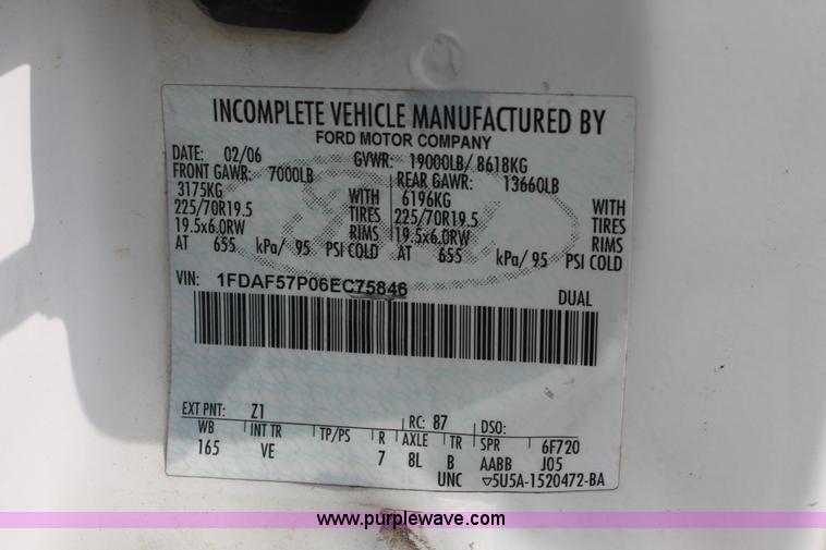 image for item H3589 2006 Ford F550 XL Super Duty service truck