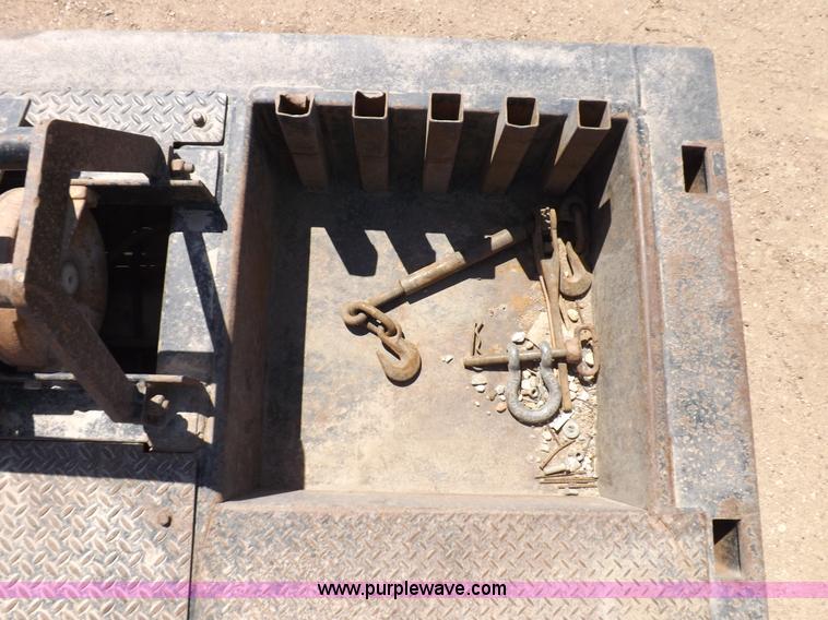 image for item H7164 2006 Ledwell Hydratail trailer