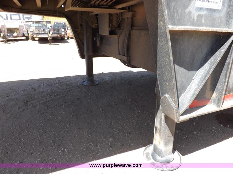 image for item H7164 2006 Ledwell Hydratail trailer