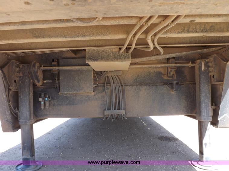 image for item H7164 2006 Ledwell Hydratail trailer