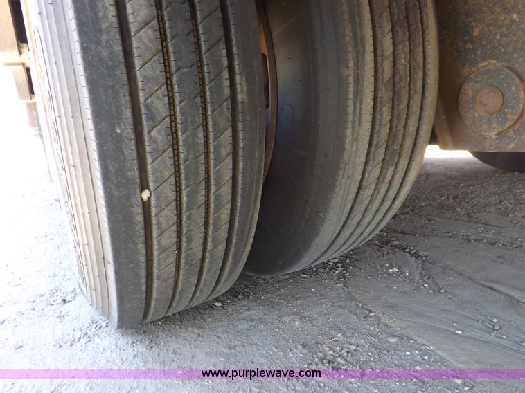 image for item H7164 2006 Ledwell Hydratail trailer