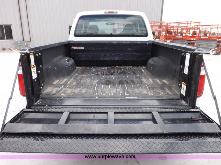 image for item H7165 2008 Ford F250 XLT Super Duty SuperCab pickup truck