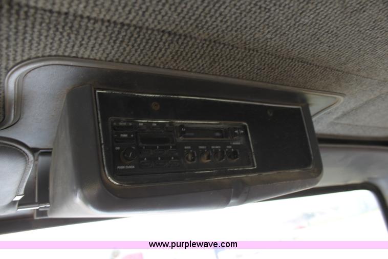 image for item A3508 1993 Ford Aeromax L9000 semi truck