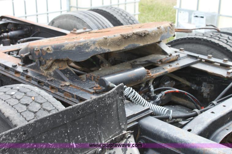 image for item A3508 1993 Ford Aeromax L9000 semi truck