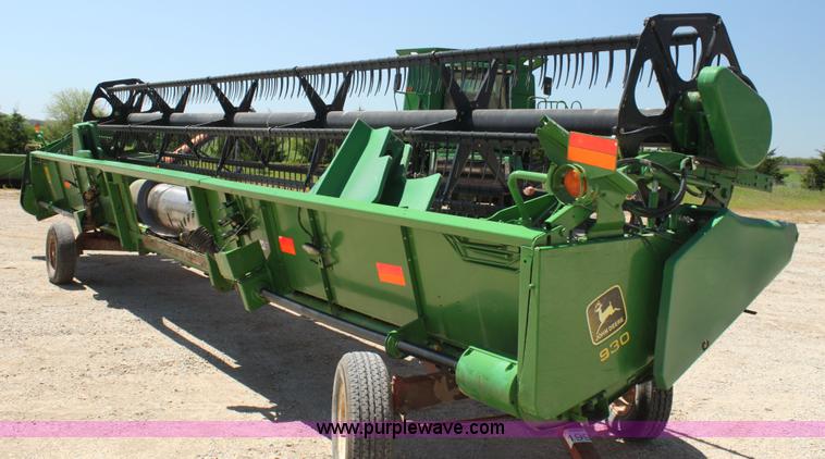image for item AA9003 1999 John Deere 930 platform header