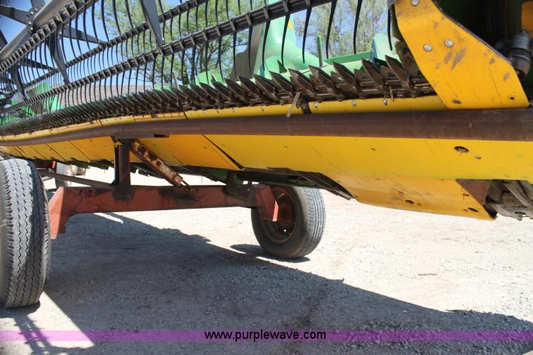 image for item AA9003 1999 John Deere 930 platform header