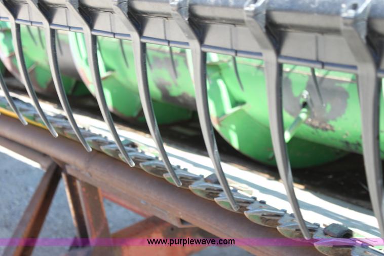 image for item AA9003 1999 John Deere 930 platform header