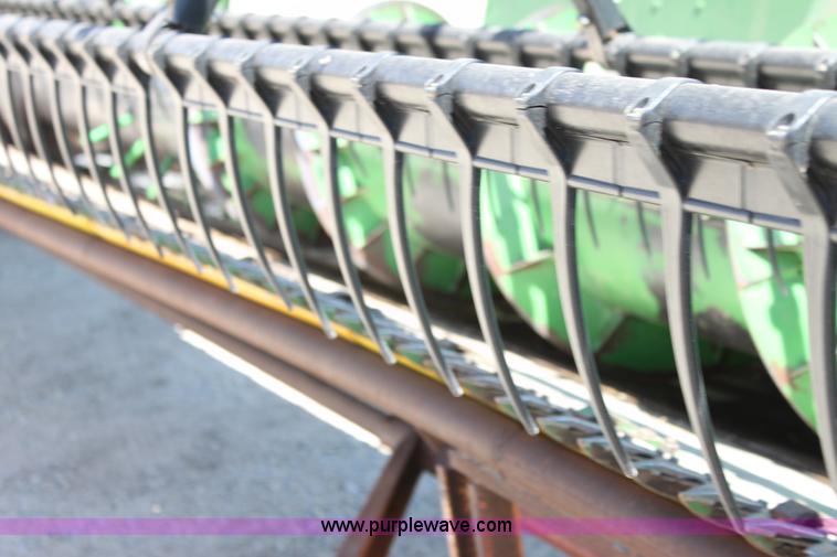 image for item AA9003 1999 John Deere 930 platform header