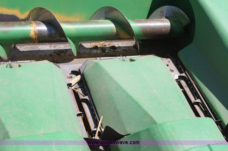 image for item AA9007 John Deere 843 corn head