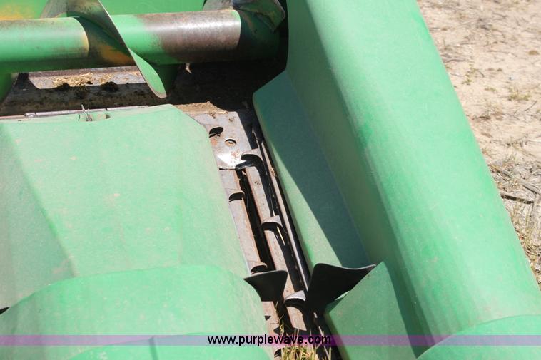 image for item AA9007 John Deere 843 corn head