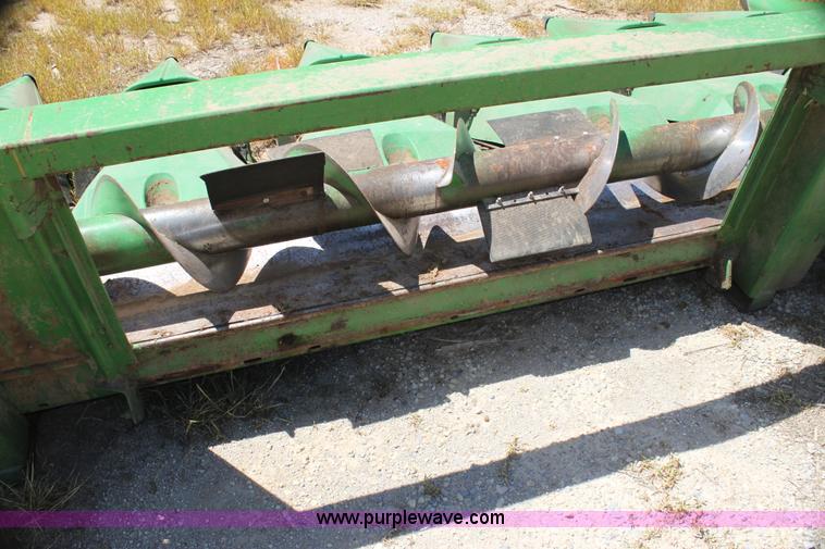 image for item AA9007 John Deere 843 corn head