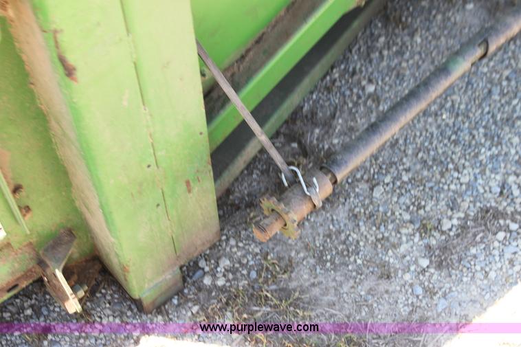 image for item AA9007 John Deere 843 corn head