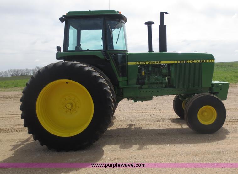 image for item D5842 1979 John Deere 4640 tractor
