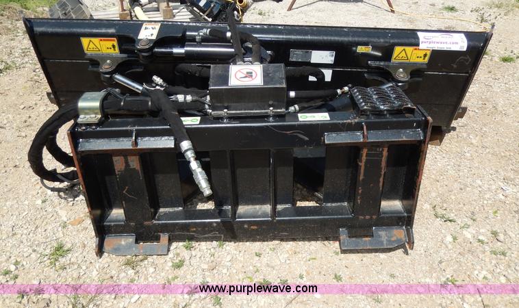 image for item D8070 Caterpillar 8' blade