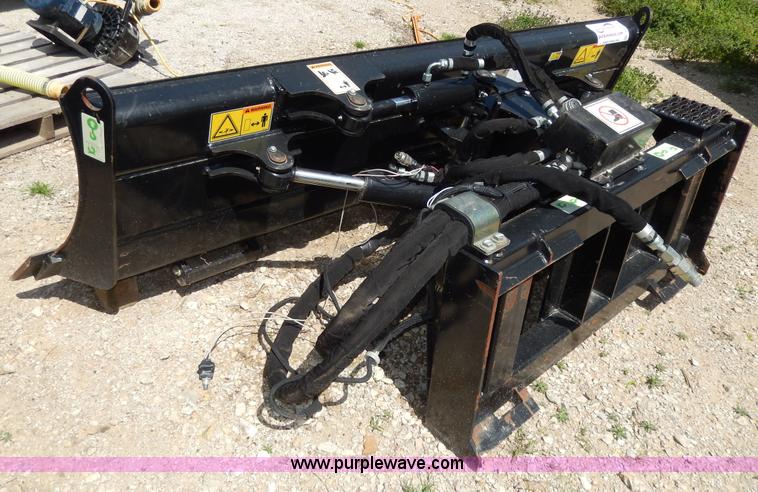 image for item D8070 Caterpillar 8' blade