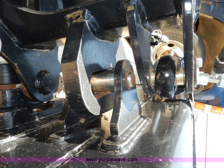 image for item D8070 Caterpillar 8' blade