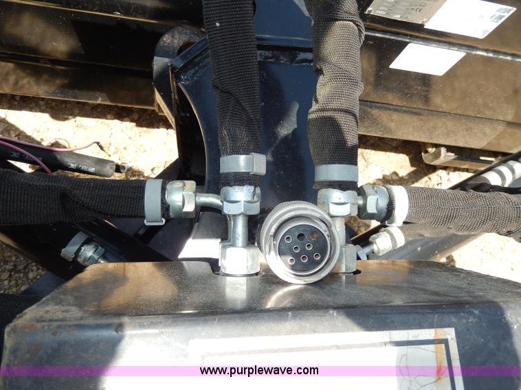 image for item D8070 Caterpillar 8' blade