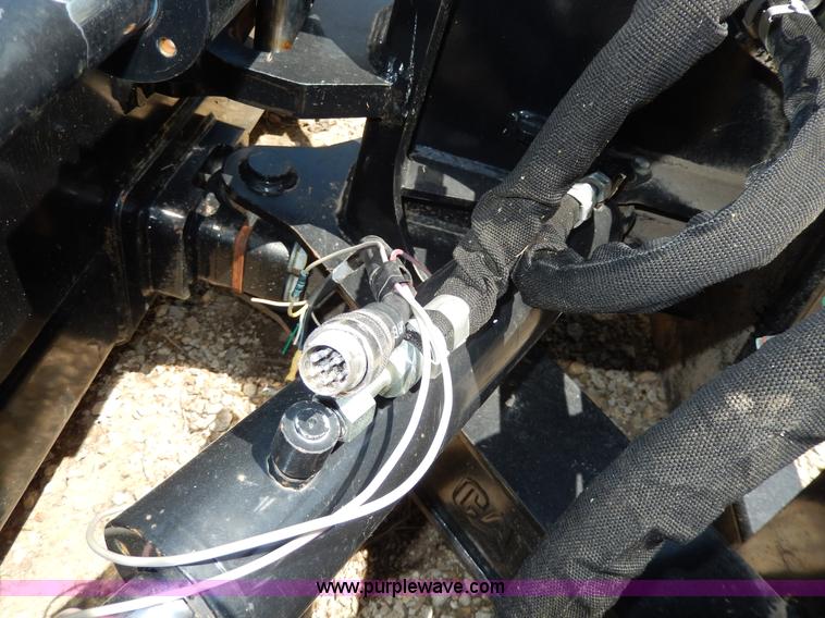 image for item D8070 Caterpillar 8' blade