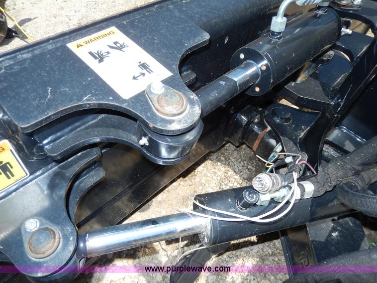 image for item D8070 Caterpillar 8' blade