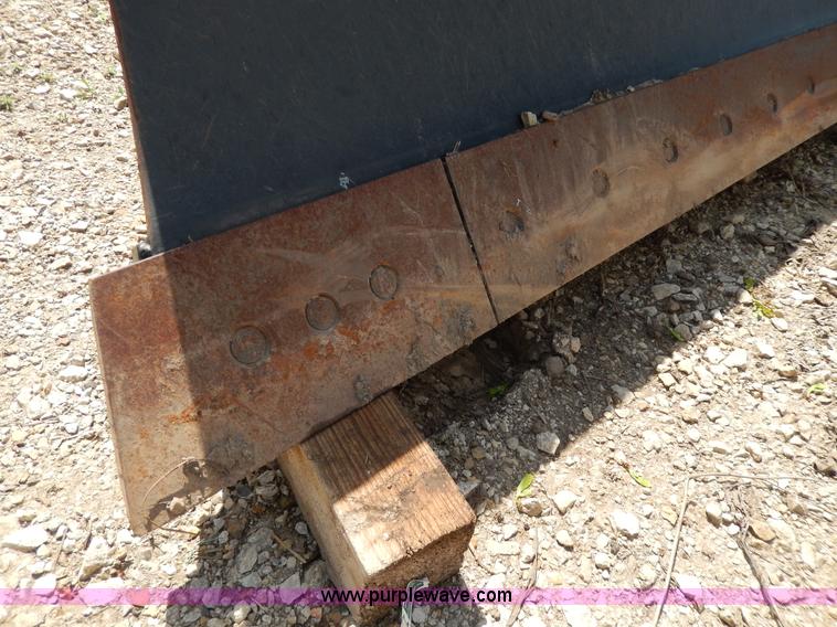 image for item D8070 Caterpillar 8' blade