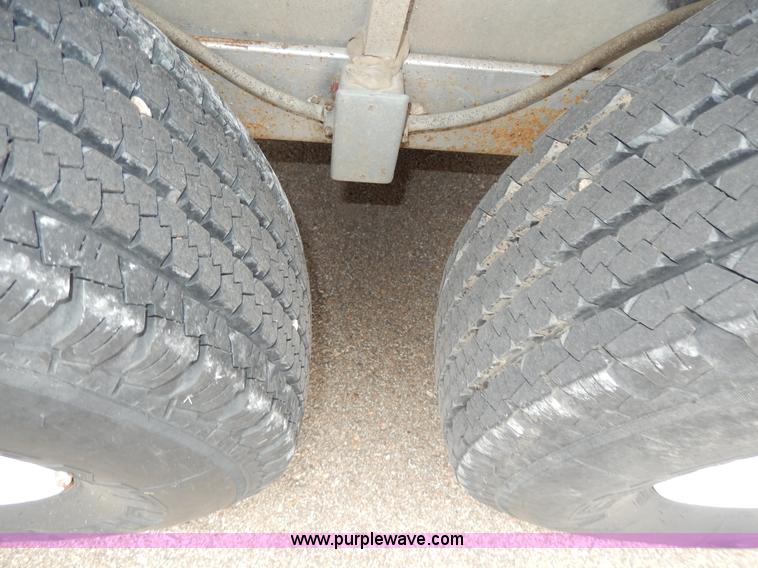 image for item D8121 1995 Kiefer gooseneck trailer