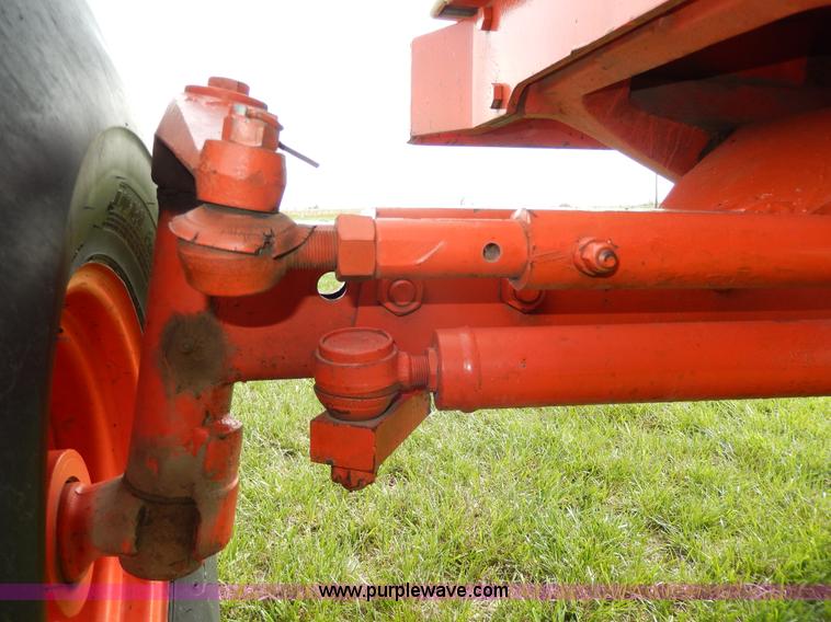 image for item D8135 Case 2090 tractor