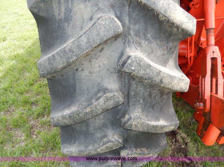 image for item D8135 Case 2090 tractor