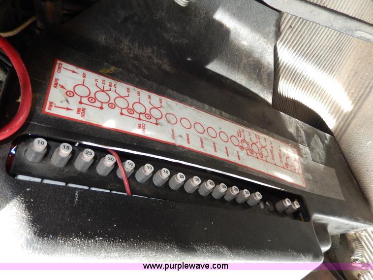 image for item D8157 1992 White Gmc semi truck