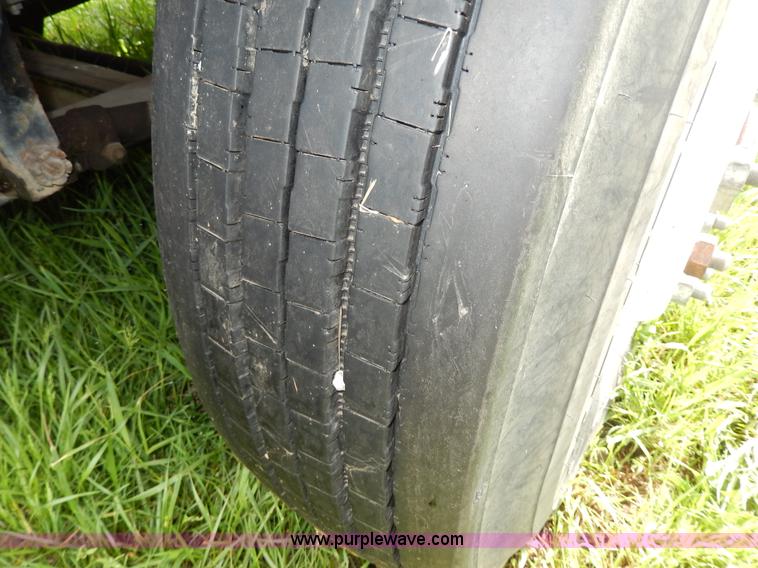 image for item D8157 1992 White Gmc semi truck